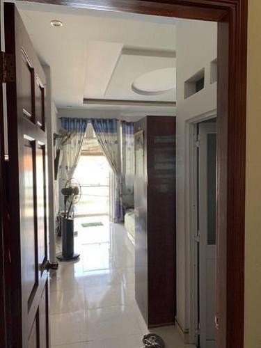 Bên trong nhà phố Hương Lộ 2, Bình Tân Nhà phố hẻm thông xe hơi tiện kinh doanh, hướng Tây Bắc.