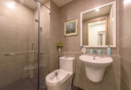 Nhà vệ sinh Lovera Vista, Bình Chánh Căn hộ Lovera Vista tầng trung, ban công view thoáng mát.