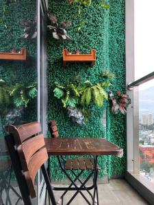 Ban công Rivera Park Quận 10 Căn hộ Rivera Park Sài Gòn tầng cao, hướng Tây Nam.