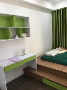 phòng ngủ căn hộ The Sun Avenue Căn hộ tầng 06 The Sun Avenue nội thất đầy đủ, view thoáng