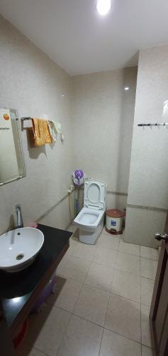 Toilet Nhà phố hướng Đông, ngay khu dân cư an ninh yên tĩnh.