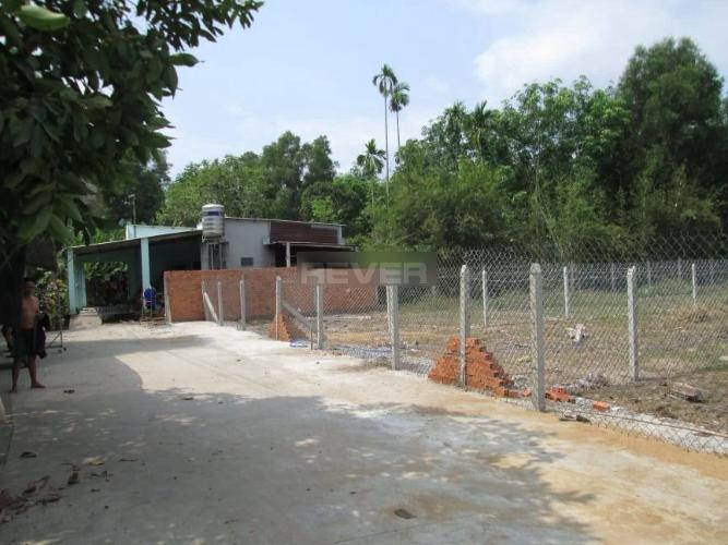 Đường trước đất nền Huyện Củ Chi Đất nền diện tích 411m2, khu dân cư đông đúc cách Quốc lộ 22 chỉ 900m.