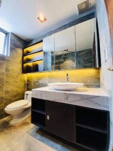 Nhà vệ sinh căn hộ Saigon South Residences  Căn hộ Saigon South Residence hướng Tây, diện tích 71.32m²