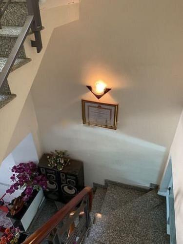 Bên trong nhà phố Hương Lộ 2, Bình Tân Nhà phố hẻm thông xe hơi tiện kinh doanh, hướng Tây Bắc.