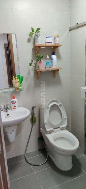 Phòng tắm căn hộ Osimi Tower, Gò Vấp Căn hộ Osimi Tower tầng 5 cửa hướng Tây Bắc, nội thất cơ bản.