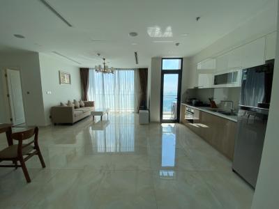 phòng khách Căn hộ Vinhomes Golden River tầng cao, nội thất đầy đủ.