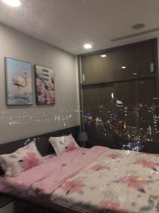 Phòng ngủ căn hộ Vinhomes Golden River Căn hộ Vinhomes Golden River tầng cao view đẹp, đầy đủ nội thất.
