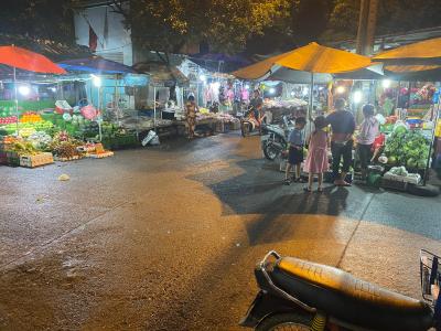 Hẻm chợ nhà phố phường Linh Trung, Thủ Đức Nhà phố ngay khu dân cư sầm uất, thuận tiện kinh doanh.