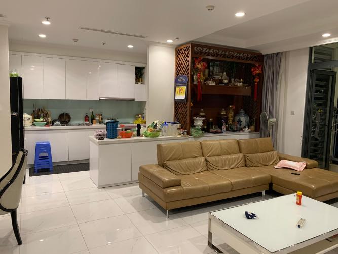 Phòng khách căn hộ Vinhomes Cemtral Park, Quận Bình Thạnh Căn hộ Vinhomes Central Park hướng Tây Bắc, view nội khu tuyệt đẹp.