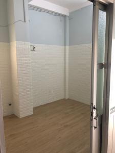 Phòng ngủ nhà phố Bình Tân Nhà phố Bình Tân hướng Đông Nam diện tích 55m2, khu vực dân cư an ninh.