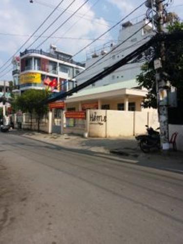 Đường trước nhà phố Quận Thủ Đức Nhà kết cấu 1 trệt 3 lầu xe hơi đậu trong nhà, cách Phạm Văn Đồng 300m.