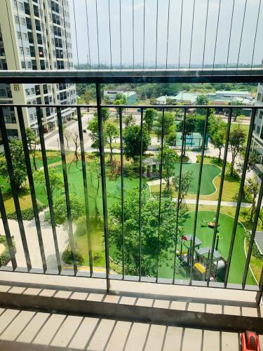 Ban công Vinhomes Grand Park, Quận 9 Căn hộ Vinhomes Grand Park nội thất đầy đủ, hướng Tây Nam.