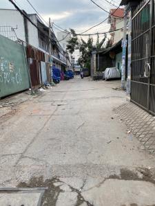 Hẻm nhà phố Nhà phố Bình Tân hướng Bắc thiết kế hiện đại, hẻm xe hơi.