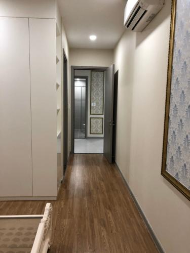 Bên trong căn hộ The Gold View Bán căn hộ The Gold View thuộc tầng cao, 2 phòng ngủ, diện tích 85m2, đầy đủ nội thất.