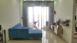 Căn hộ Carillon 5 nội thất đầy đủ, 2 phòng ngủ cửa hướng Đông.