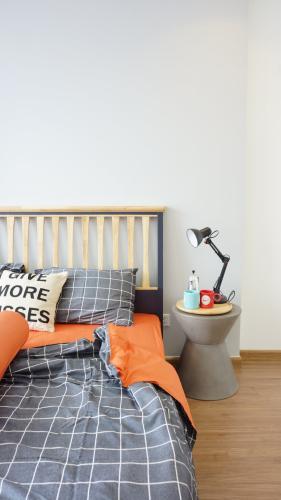 Phòng ngủ căn hộ Vinhomes Central Park, Quận Bình Thạnh Căn hộ Vinhomes Central Park đón view tầng cao, đầy đủ nội thất.