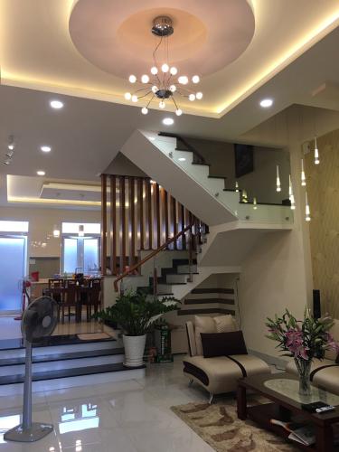 Phòng khách nhà phố Quận 7 Bán nhà 4 tầng đường số 8, Tân Phong, Quận 7, sổ hồng, thuộc KDC ven sông đối diện ĐH RMIT