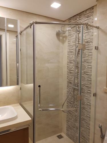Phòng tắm Vinhomes Golden River, Quận 1 Căn hộ tầng 5 Vinhomes Golden River nội thất cơ bản.