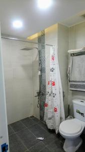 Toilet Kingston Residence, Phú Nhuận Căn hộ view thoáng mát Kingston Residence đầy đủ nội thất.