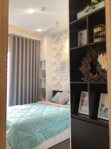 phòng ngủ căn hộ The Sun Avenue Bán căn hộ The Sun Avenue view hồ bơi và tòa Landmark 81.