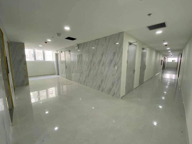 Hành lang căn hộ Topaz Elite Căn hộ Topaz Elite tầng trung, view hướng Đông Bắc.