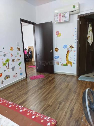 Phòng ngủ Đạt Gia Residence Căn hộ Đạt Gia Residence đầy đủ nội thất, sàn lót gỗ.