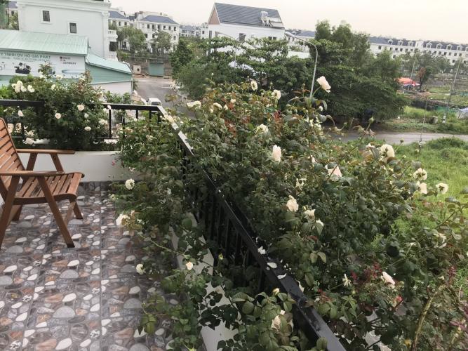 Biệt thự Quận 2 Biệt thự diện tích 165m2 được thiết kế sang trọng, bàn giao nội thất cơ bản.