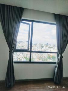 Phòng ngủ The Gold View, Quận 4 Căn hộ The Gold View tầng trung, đón view sông Sài Gòn mát mẻ.