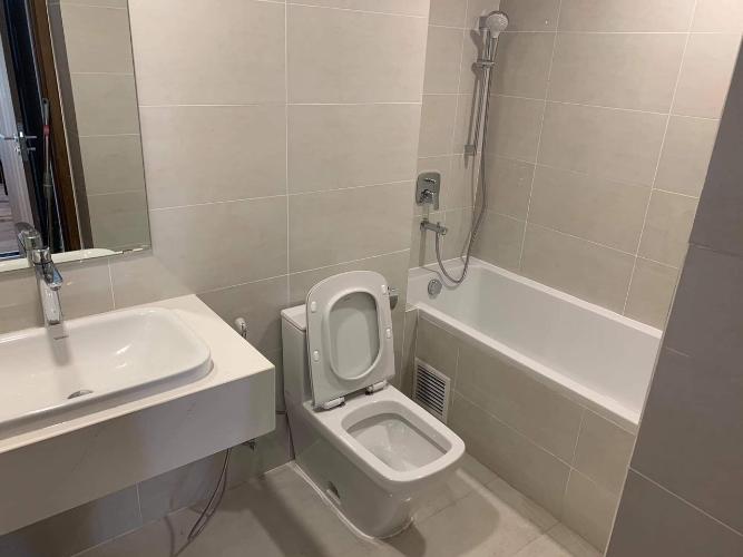 Toilet Eco Green Saigon Căn hộ Eco Green Saigon đầy đủ tiện nghi, view thành phố.