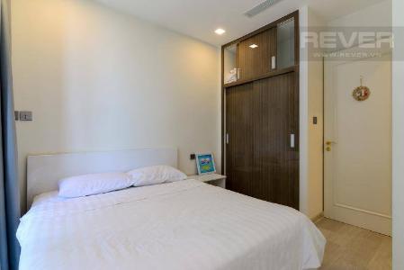 Phòng ngủ căn hộ VINHOMES GOLDEN RIVER Bán căn hộ Vinhomes Golden River 1PN, tầng 6, đầy đủ nội thất, ban công Đông Bắc