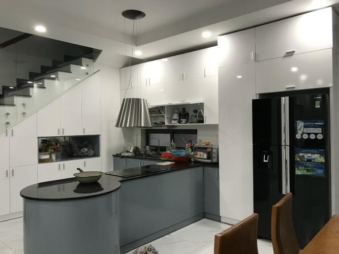 Biệt thự Quận 2 Biệt thự diện tích 165m2 được thiết kế sang trọng, bàn giao nội thất cơ bản.