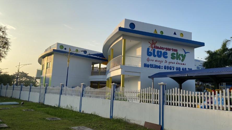 Không gian ngoài nhà phố Quận 9 Nhà phố KDC Mega Residence Quận 9 hướng Đông, đầy đủ nội thất.