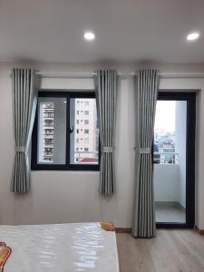 Căn hộ chung cư Khánh Hội 1, Quận 4 Căn hộ chung cư Khánh Hội view thành phố sầm uất, nội thất đầy đủ.