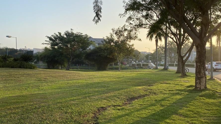 Không gian ngoài nhà phố Quận 9 Nhà phố KDC Mega Residence Quận 9 hướng Đông, đầy đủ nội thất.