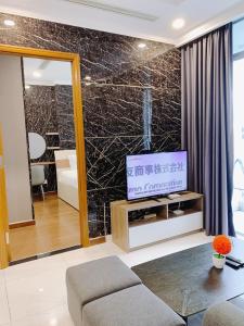 Căn hộ Vinhomes Central Park, Quận Bình Thạnh Căn hộ cao cấp Vinhomes Central Park tầng 43, có 1 phòng ngủ.