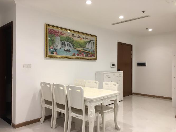 Phòng khách Vinhomes Central Park Căn hộ Vinhomes Central Park tầng trung, đầy đủ nội thất.