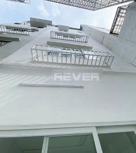 Mặt tiền nhà phố Quận 7 Nhà phố thiết kế kỹ lưỡng có 1 trệt 3 lầu diện tích 72m2, nội thất cơ bản.