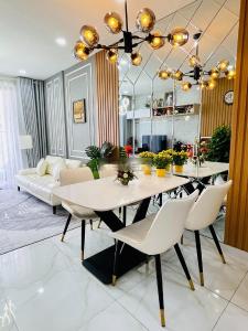 Phòng ăn Wilton Tower, Bình Thạnh Căn hộ Wilton Tower hướng Đông Nam, view thành phố.