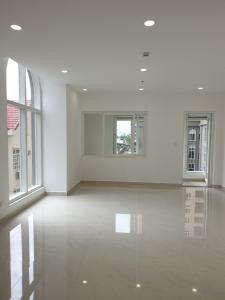 phòng khách căn hộ sài gòn mia Căn hộ tầng cao Saigon Mia, thiết kế tinh tế, nhiều cửa đón sáng.