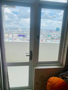 Ban công căn hộ Him Lam Chợ Lớn, Quận 6 Căn hộ Him Lam Chợ Lớn đầy đủ nội thất, view thành phố đón gió.