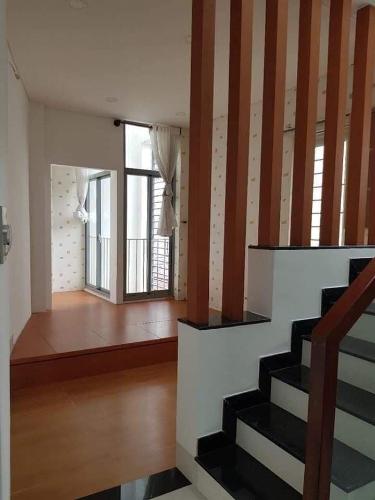 Không gian nhà phố Quận 2 Nhà phố đường xe tải rộng rãi khu dân trí cao, diện tích 61m2.