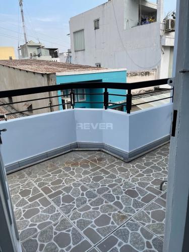 Ban công nhà phố Huỳnh Tấn Phát, Quận 7 Nhà phố hướng Đông, hẻm bê tông sạch sẽ, khu dân cư an ninh.