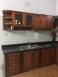 Bếp nhà phố quận Bình Thạnh Nhà hẻm xe hơi 5m Q. Bình Thạnh, nội thất cơ bản, diện tích 6.25x18.8m