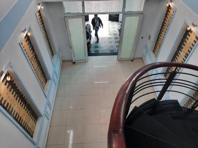 Bên trong nhà phố Phan Huy Ích, Gò Vấp Nhà phố hướng Đông Nam, nằm trong hẻm rộng buôn bán sầm uất