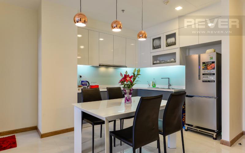 bàn ăn Căn hộ 2 phòng Vinhomes Central Park tại Park 6 tầng cao, tiện nghi và yên tĩnh