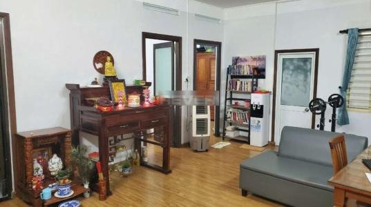 Phòng khách căn hộ Tani Building Sơn Kỳ 1 Căn hộ Tani Building Sơn Kỳ 1 ban công hướng Đông Nam mát mẻ.