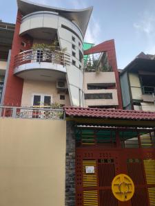 Mặt tiền nhà phố Quận Bình Thạnh Nhà phố Q.Bình Thạnh diện tích sử dụng 260.7m2, sổ hồng pháp lý rõ ràng.