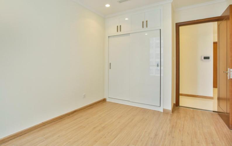 Phòng ngủ căn hộ Vinhomes Grand Park Căn hộ Vinhomes Central Park tầng cao nội thất cơ bản, 4 phòng ngủ.