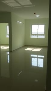 Bên trong căn hộ Topaz City Căn hộ Topaz City tầng cao, 3 phòng ngủ, nội thất cơ bản.