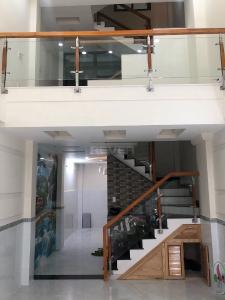 Bên trong nhà phố Phan Văn Trị, Bình Thạnh Nhà phố diện tích 45m2, kết cấu 4 tầng, bàn giao nội thất cơ bản.